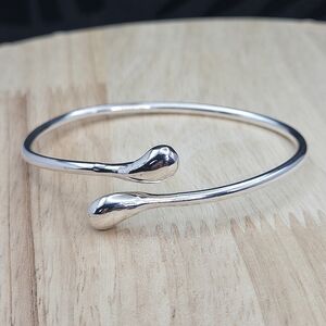 Sterling Silver Teardrop Bracelet